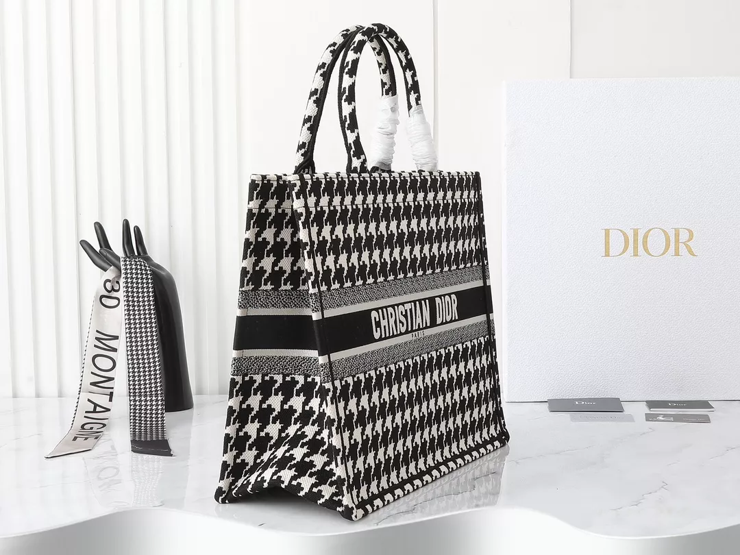 Christian Dior AAA Quality Tote-Handbags For Women Bold 6944