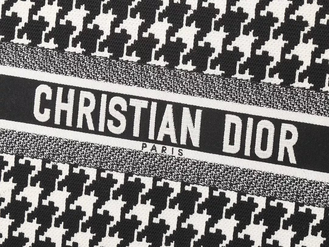 Christian Dior AAA Quality Tote-Handbags For Women Bold 6944