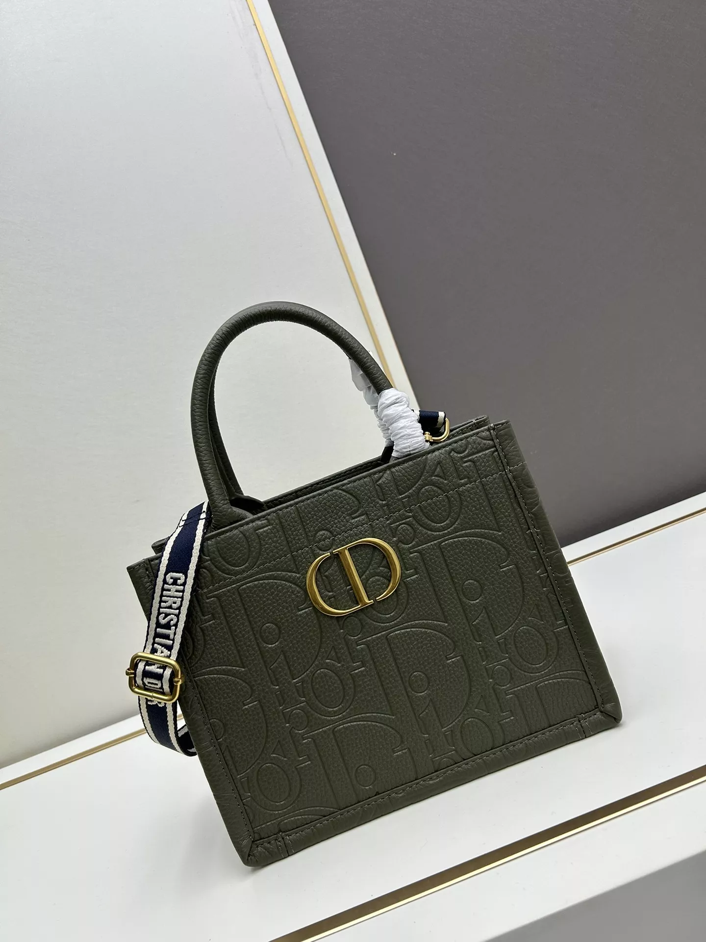 Christian Dior AAA Quality Tote-Handbags For Women Breathable 2062