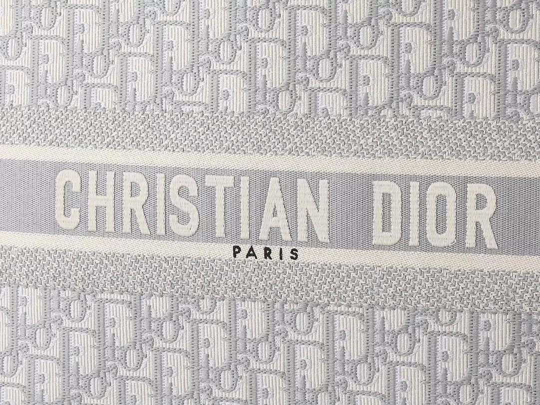 Christian Dior AAA Quality Tote-Handbags For Women Breathable 5061
