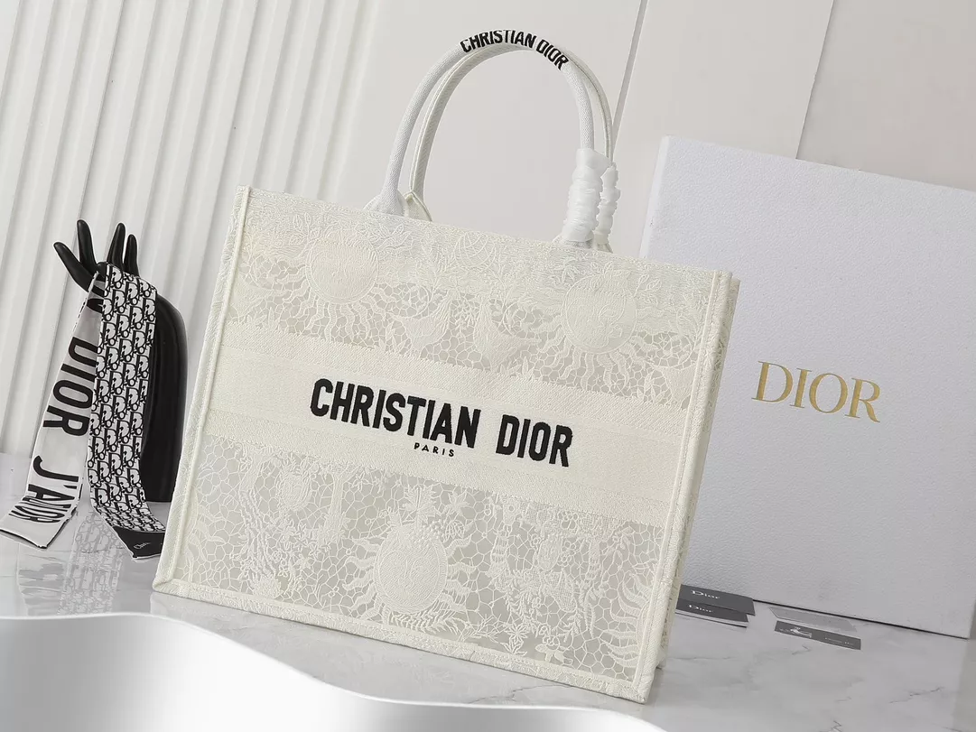 Christian Dior AAA Quality Tote-Handbags For Women Comfortable 8716