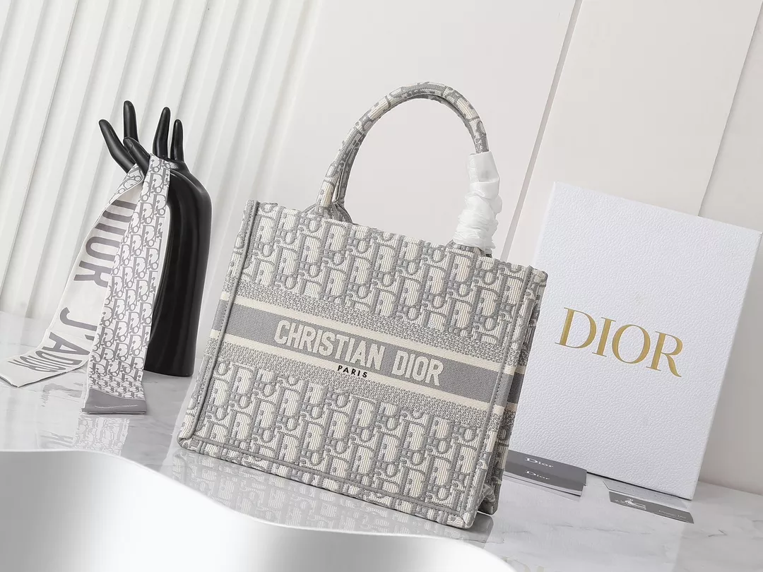 Christian Dior AAA Quality Tote-Handbags For Women Compact 7793