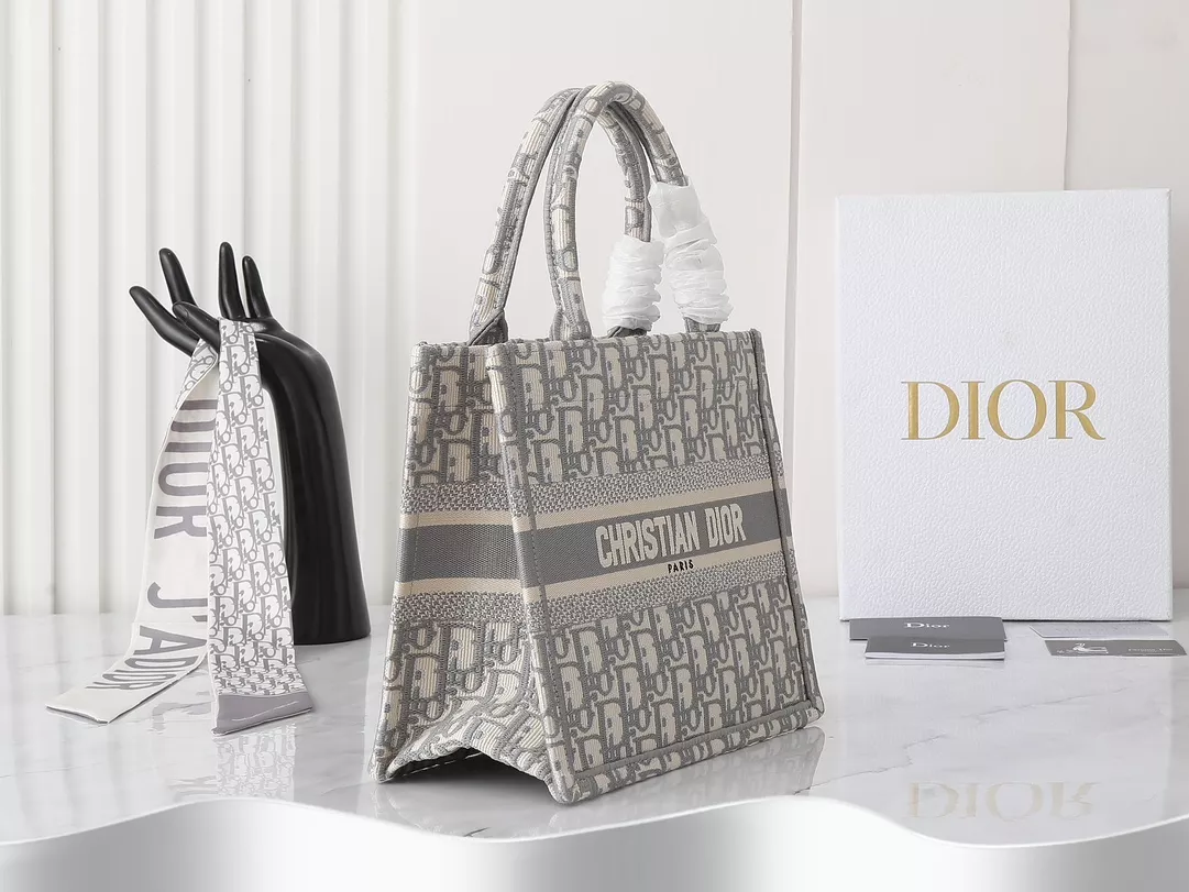 Christian Dior AAA Quality Tote-Handbags For Women Compact 7793