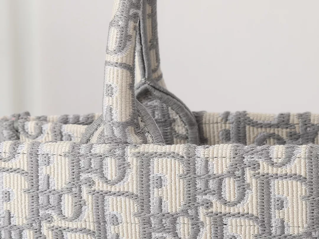 Christian Dior AAA Quality Tote-Handbags For Women Compact 7793