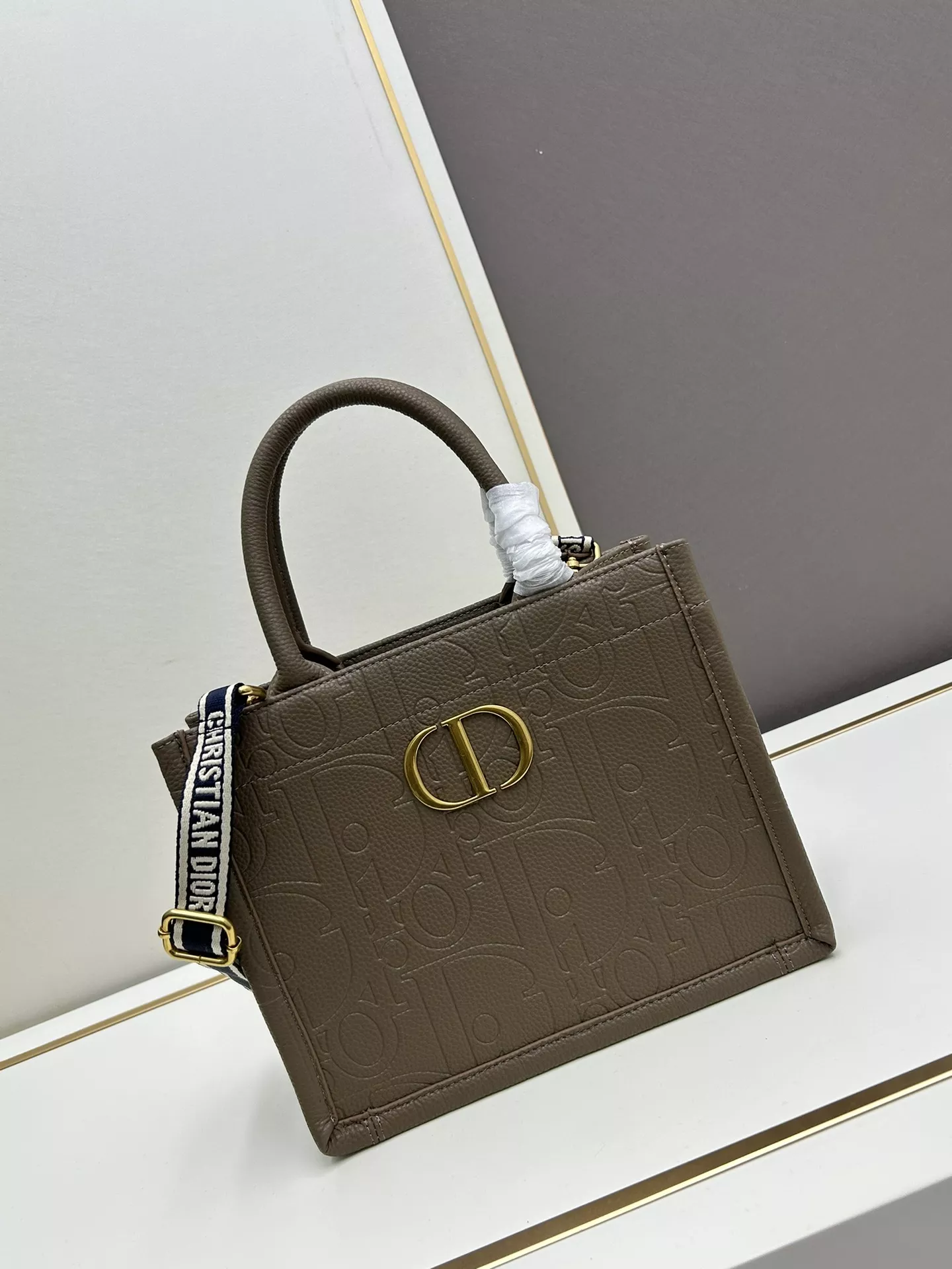 Christian Dior AAA Quality Tote-Handbags For Women Cozy 5046