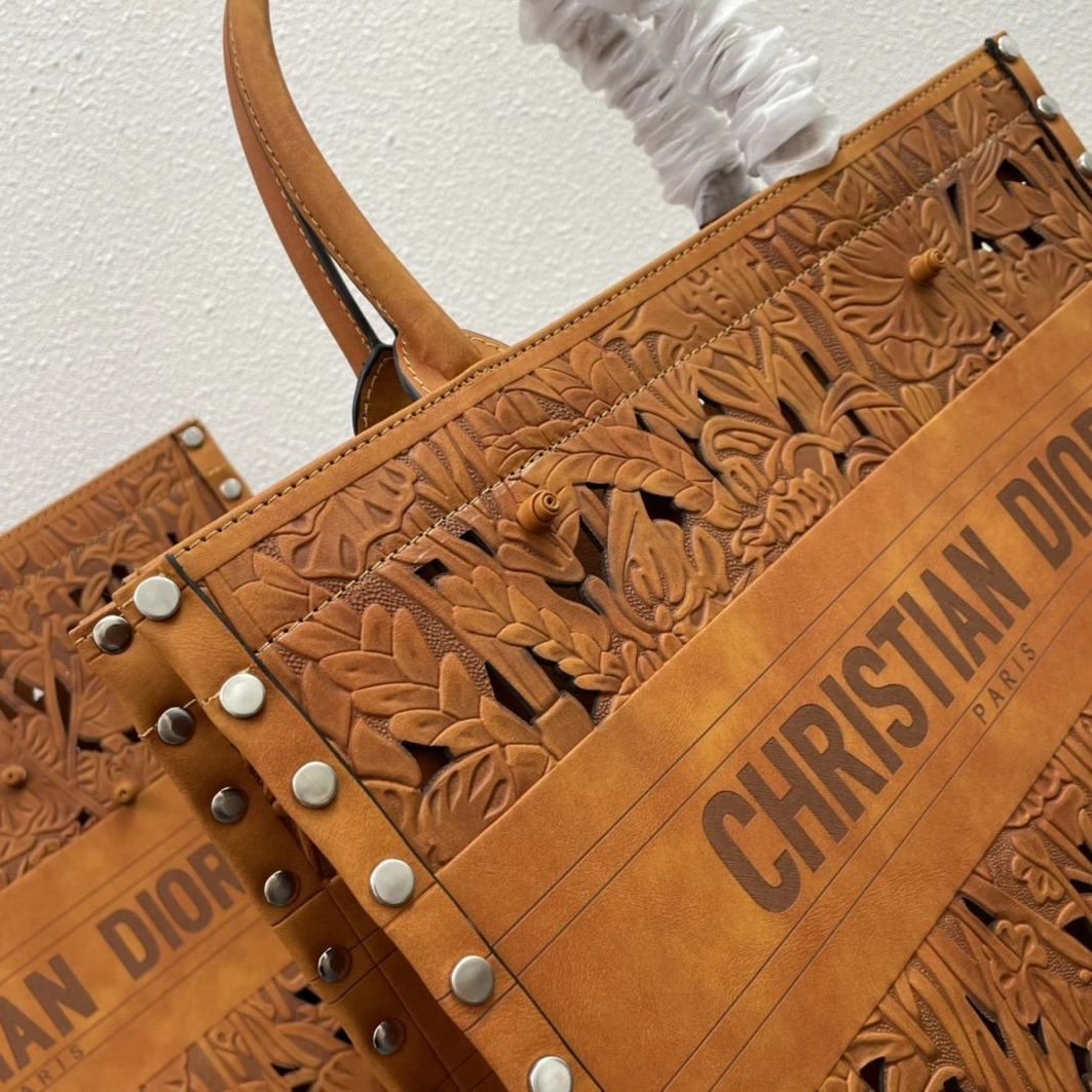 Christian Dior AAA Quality Tote-Handbags For Women Cozy 8871