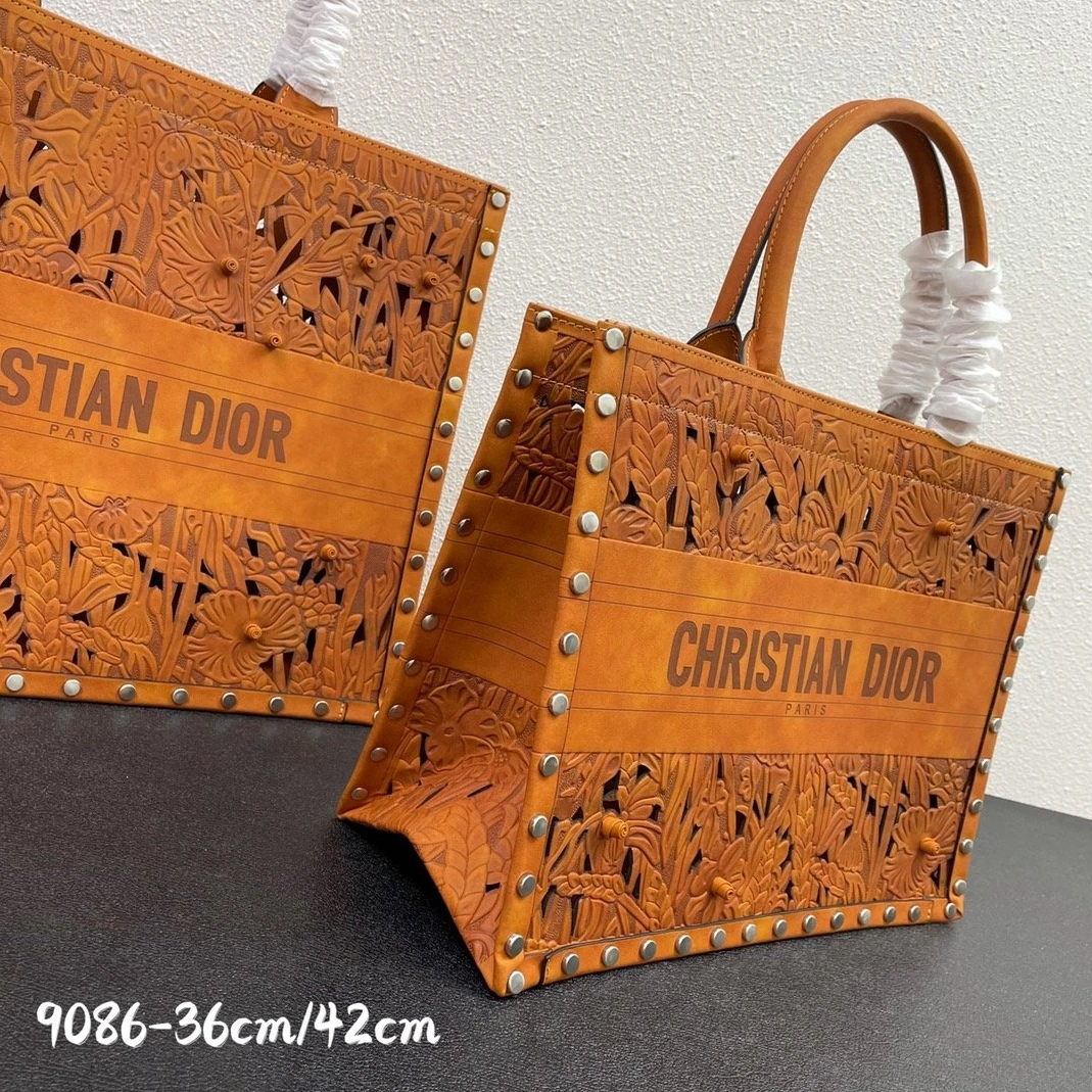 Christian Dior AAA Quality Tote-Handbags For Women Cozy 8871