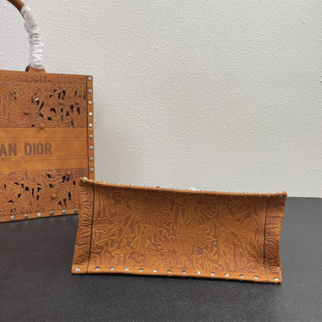 Christian Dior AAA Quality Tote-Handbags For Women Cozy 8871