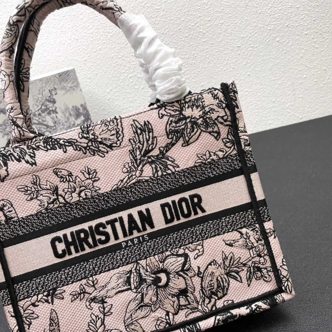 Christian Dior AAA Quality Tote-Handbags For Women Cozy 9797