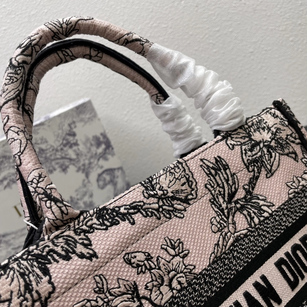 Christian Dior AAA Quality Tote-Handbags For Women Cozy 9797