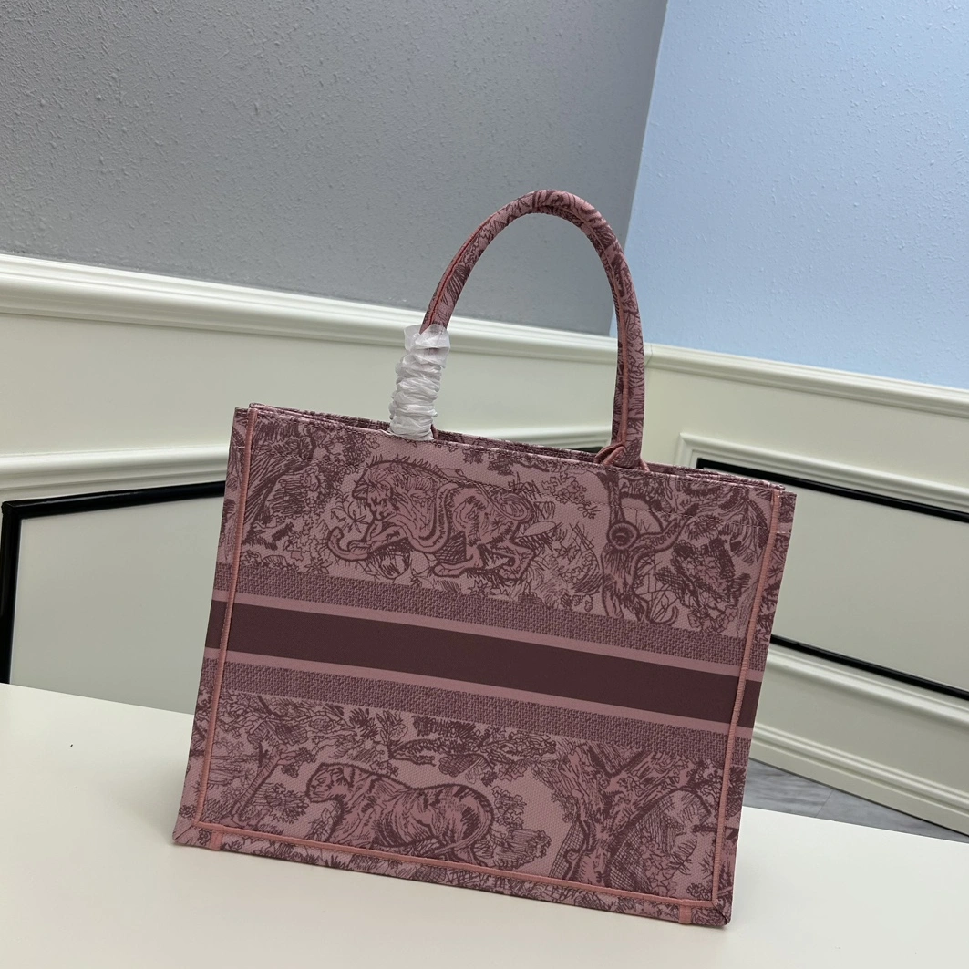 Christian Dior AAA Quality Tote-Handbags For Women DailyWear 8630
