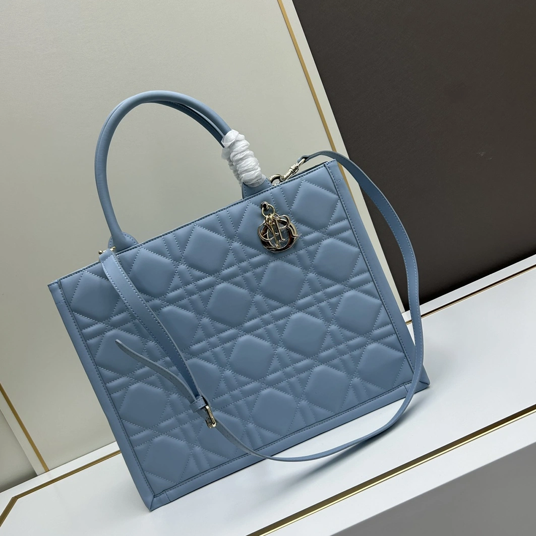 Christian Dior AAA Quality Tote-Handbags For Women Durable 5126