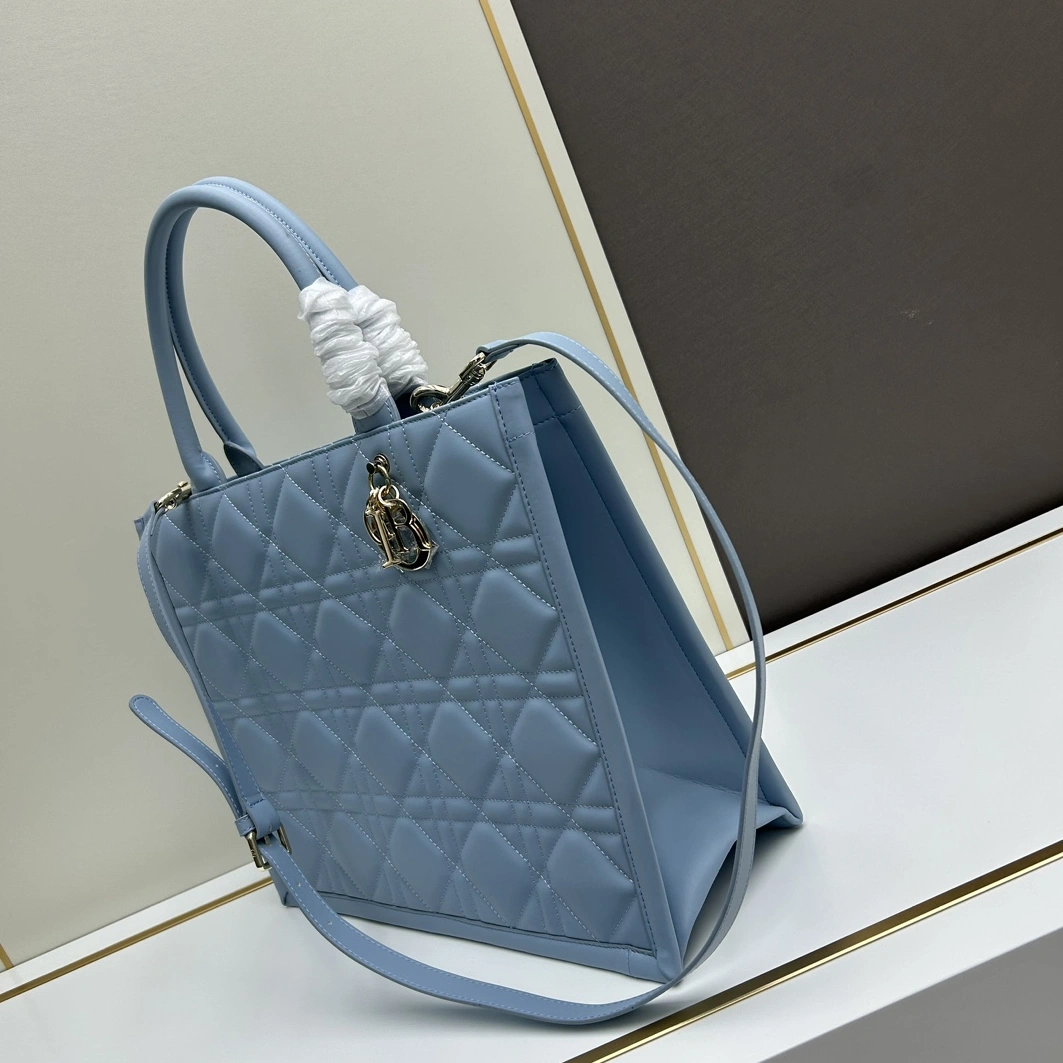 Christian Dior AAA Quality Tote-Handbags For Women Durable 5126