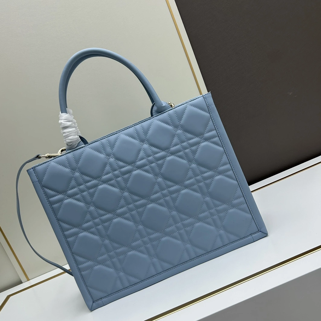 Christian Dior AAA Quality Tote-Handbags For Women Durable 5126