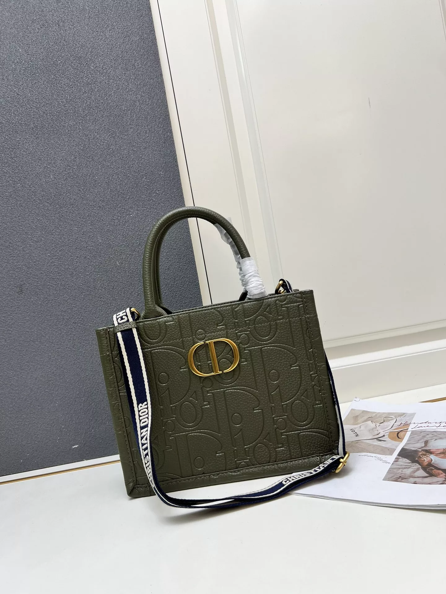 Christian Dior AAA Quality Tote-Handbags For Women EasyMatch 4443