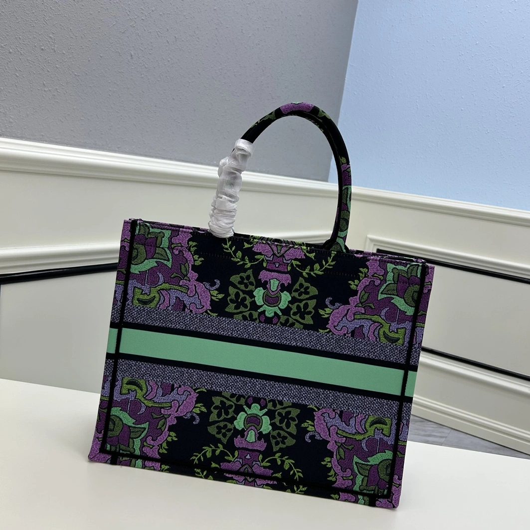 Christian Dior AAA Quality Tote-Handbags For Women Elegant 253