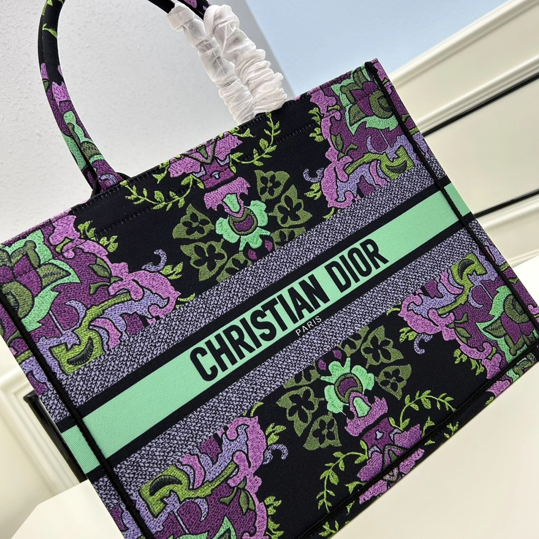 Christian Dior AAA Quality Tote-Handbags For Women Elegant 253