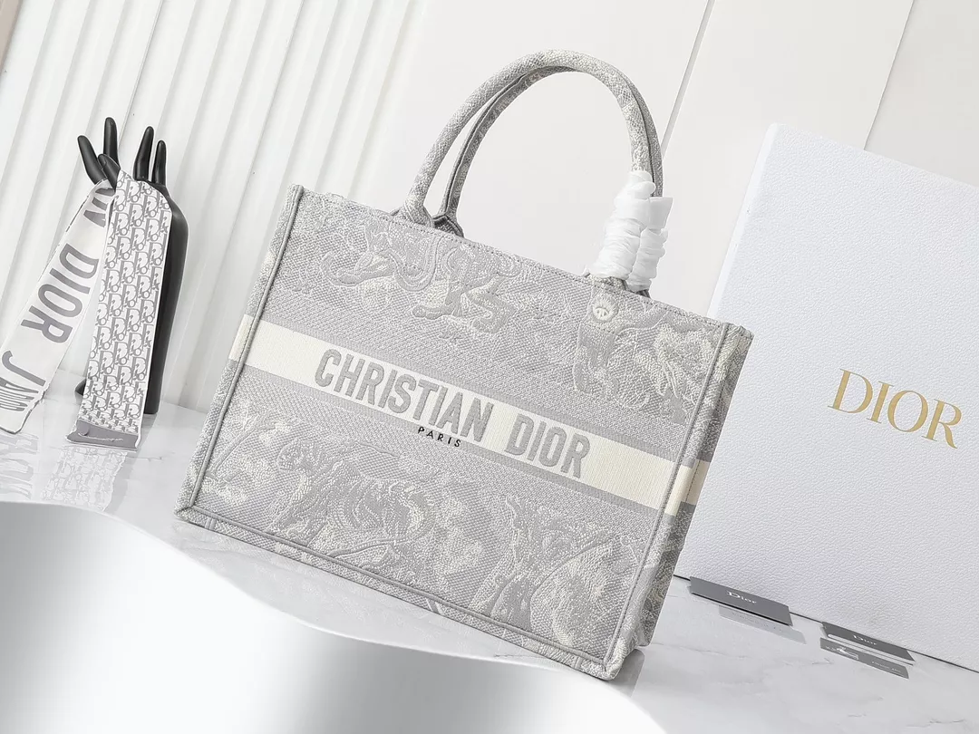 Christian Dior AAA Quality Tote-Handbags For Women Elegant 6343