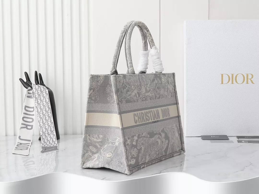 Christian Dior AAA Quality Tote-Handbags For Women Elegant 6343