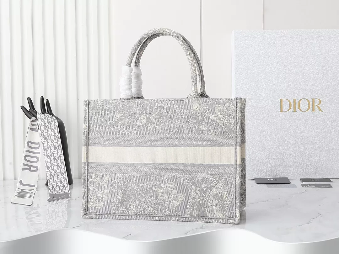 Christian Dior AAA Quality Tote-Handbags For Women Elegant 6343