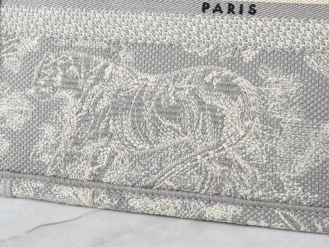 Christian Dior AAA Quality Tote-Handbags For Women Elegant 6343