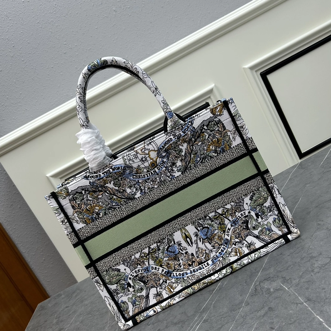 Christian Dior AAA Quality Tote-Handbags For Women EyeCatching 7492