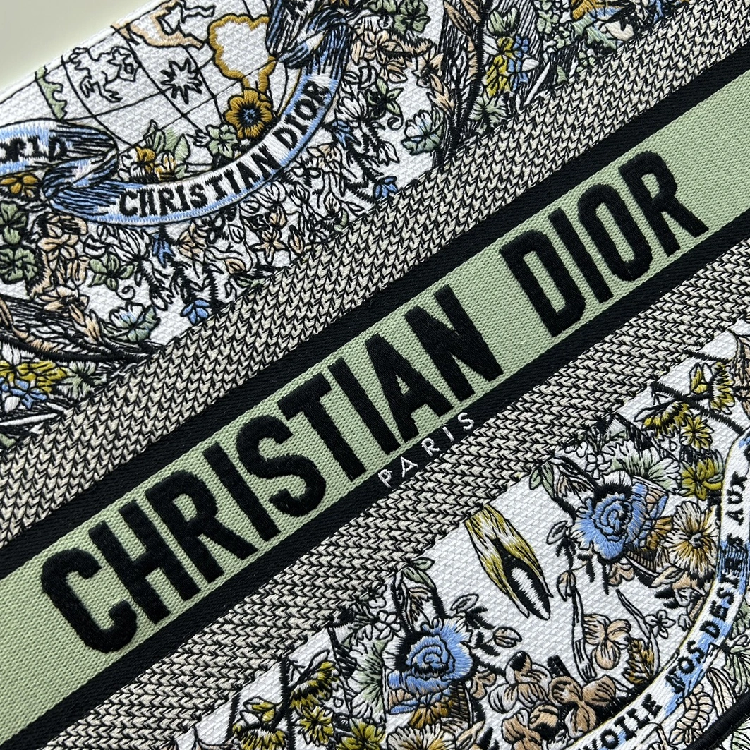 Christian Dior AAA Quality Tote-Handbags For Women EyeCatching 7492