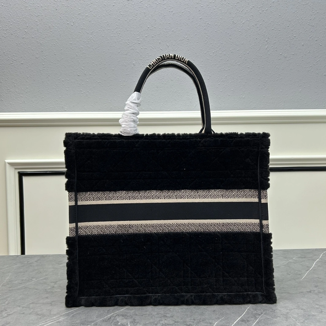 Christian Dior AAA Quality Tote-Handbags For Women Flexible 1190