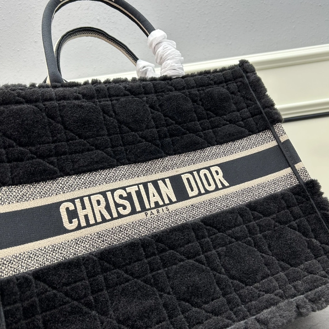 Christian Dior AAA Quality Tote-Handbags For Women Flexible 1190