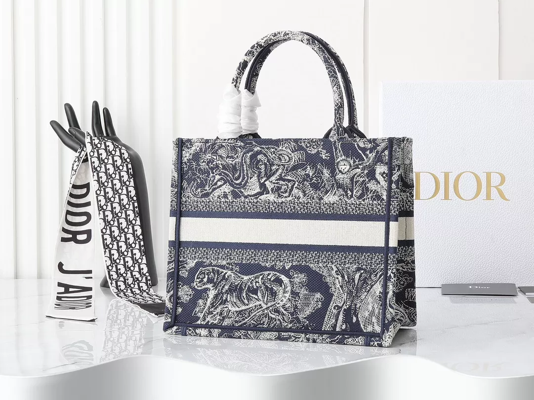 Christian Dior AAA Quality Tote-Handbags For Women Flexible 7901