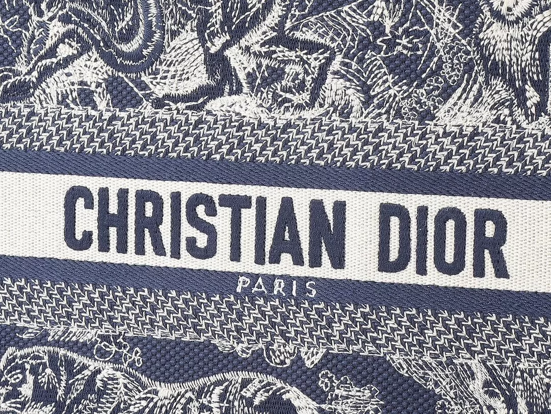 Christian Dior AAA Quality Tote-Handbags For Women Flexible 7901
