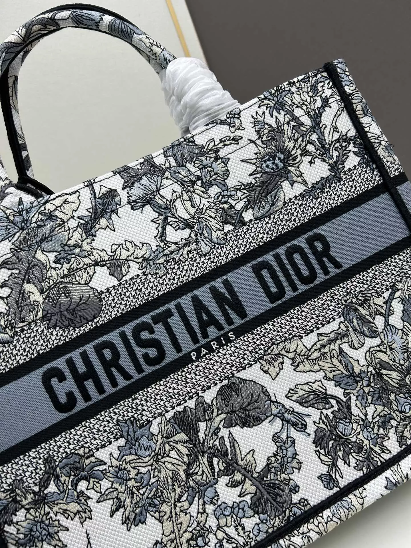 Christian Dior AAA Quality Tote-Handbags For Women GoodFit 167