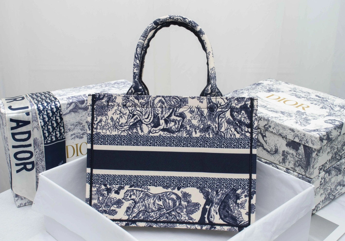 Christian Dior AAA Quality Tote-Handbags For Women Lightweight 4081