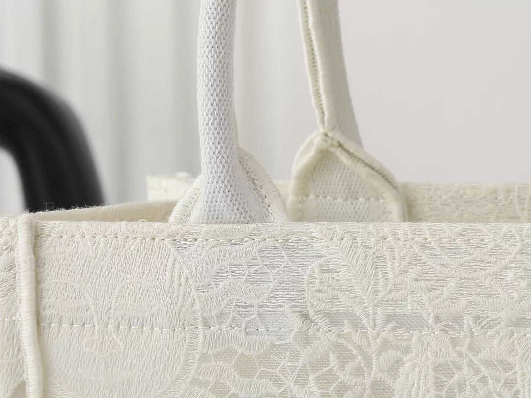 Christian Dior AAA Quality Tote-Handbags For Women Minimalist 7890