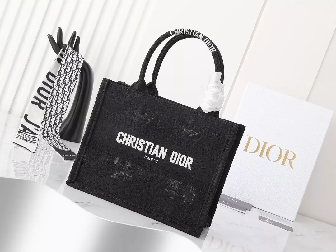 Christian Dior AAA Quality Tote-Handbags For Women Minimalist 9357