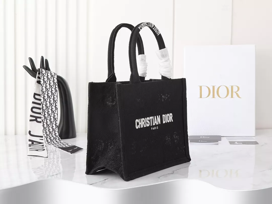 Christian Dior AAA Quality Tote-Handbags For Women Minimalist 9357