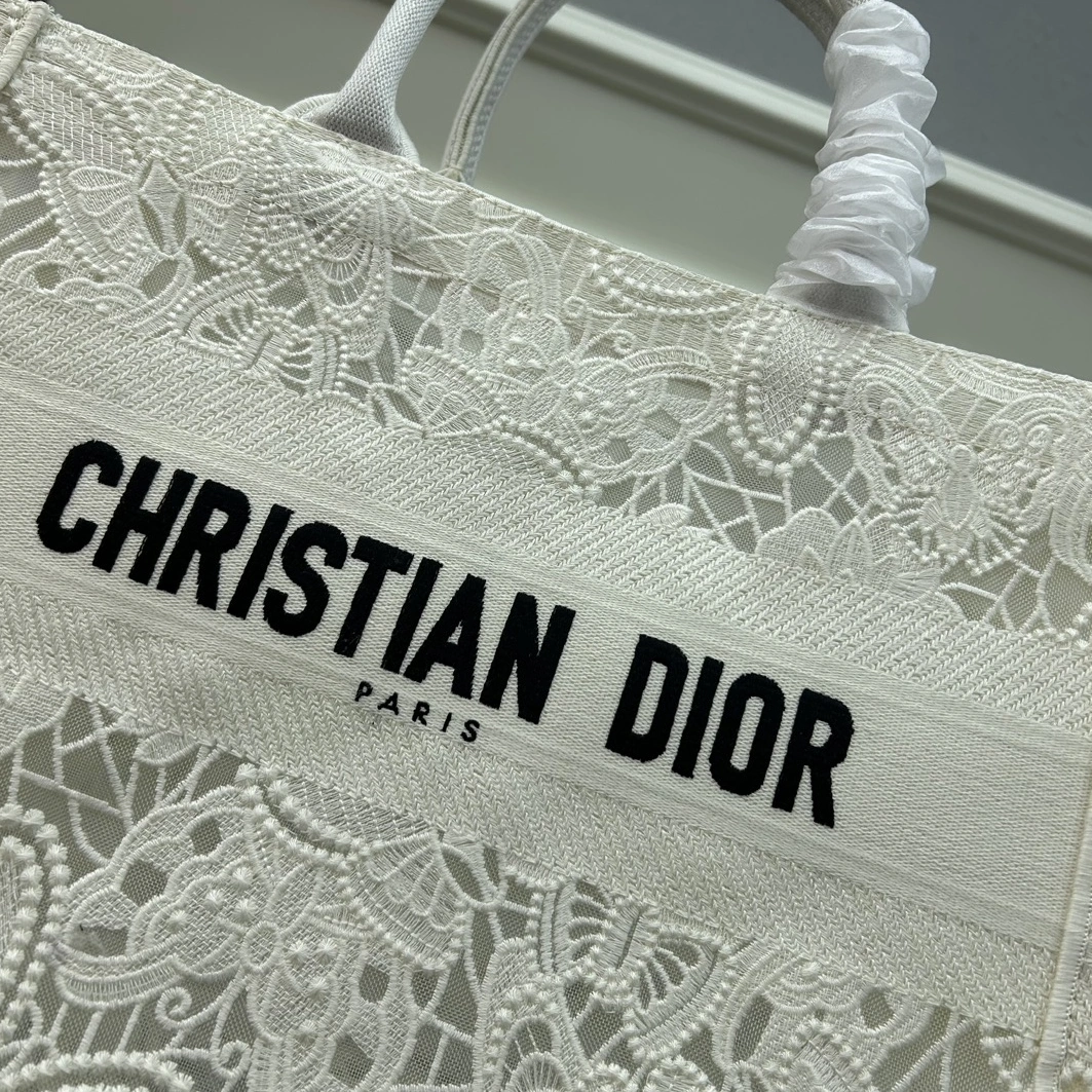 Christian Dior AAA Quality Tote-Handbags For Women Practical 9717