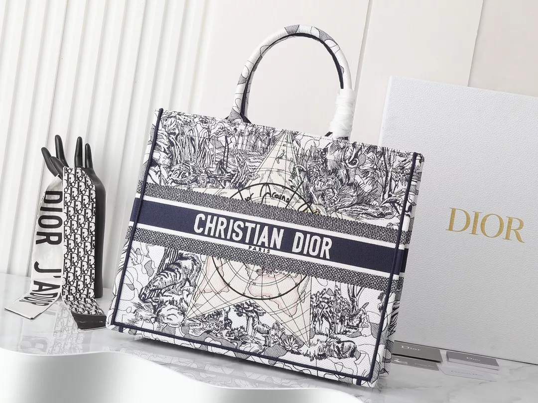 Christian Dior AAA Quality Tote-Handbags For Women Refined 7767