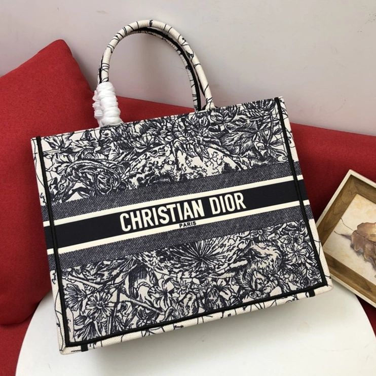 Christian Dior AAA Quality Tote-Handbags For Women Resilient 3873