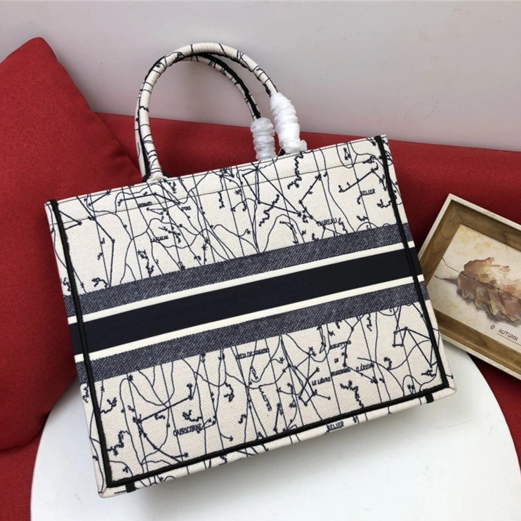 Christian Dior AAA Quality Tote-Handbags For Women Resilient 3873