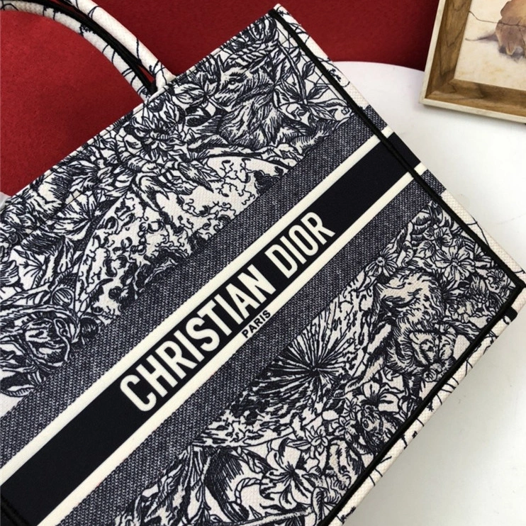 Christian Dior AAA Quality Tote-Handbags For Women Resilient 3873