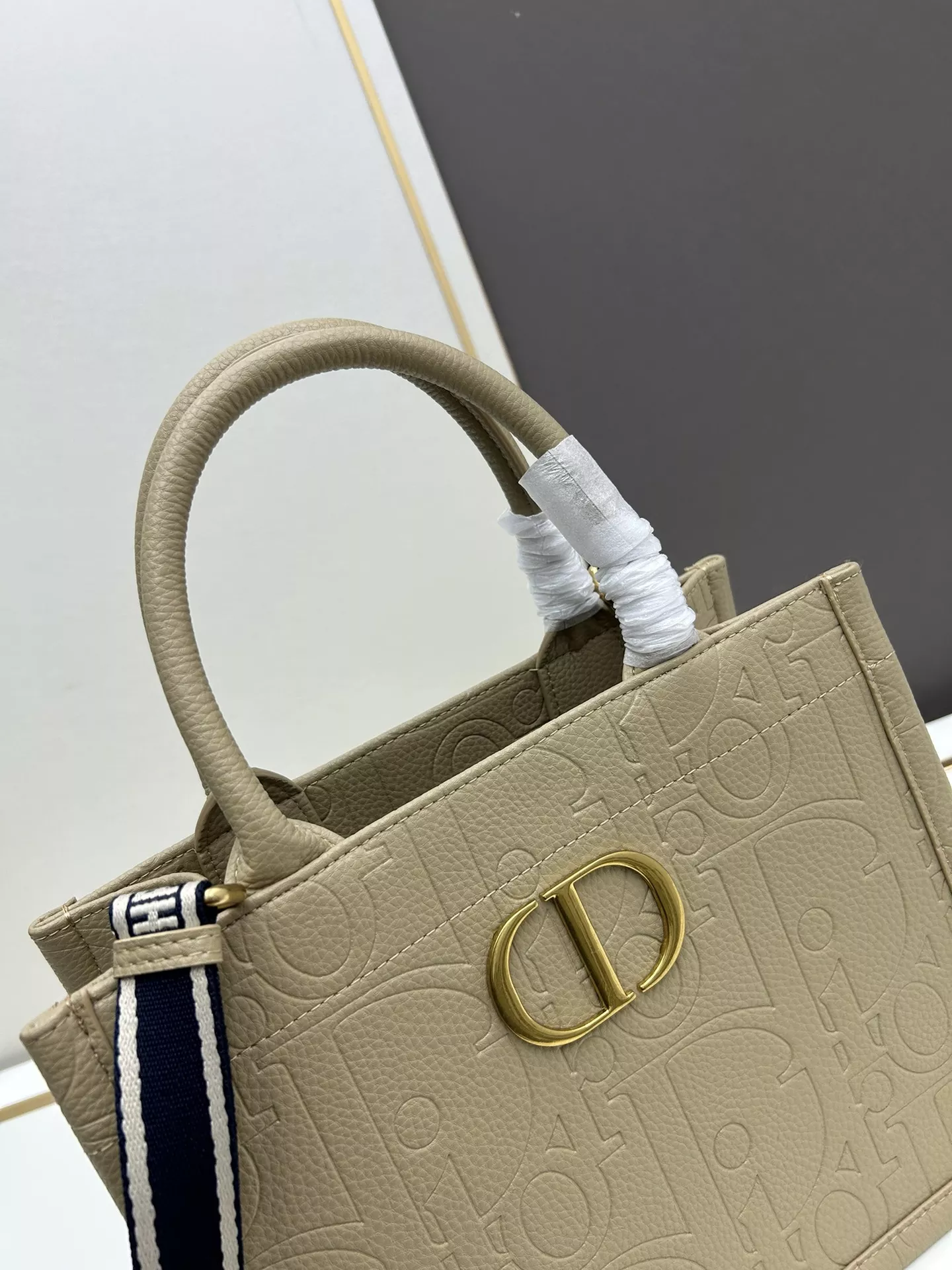 Christian Dior AAA Quality Tote-Handbags For Women Soft 8709