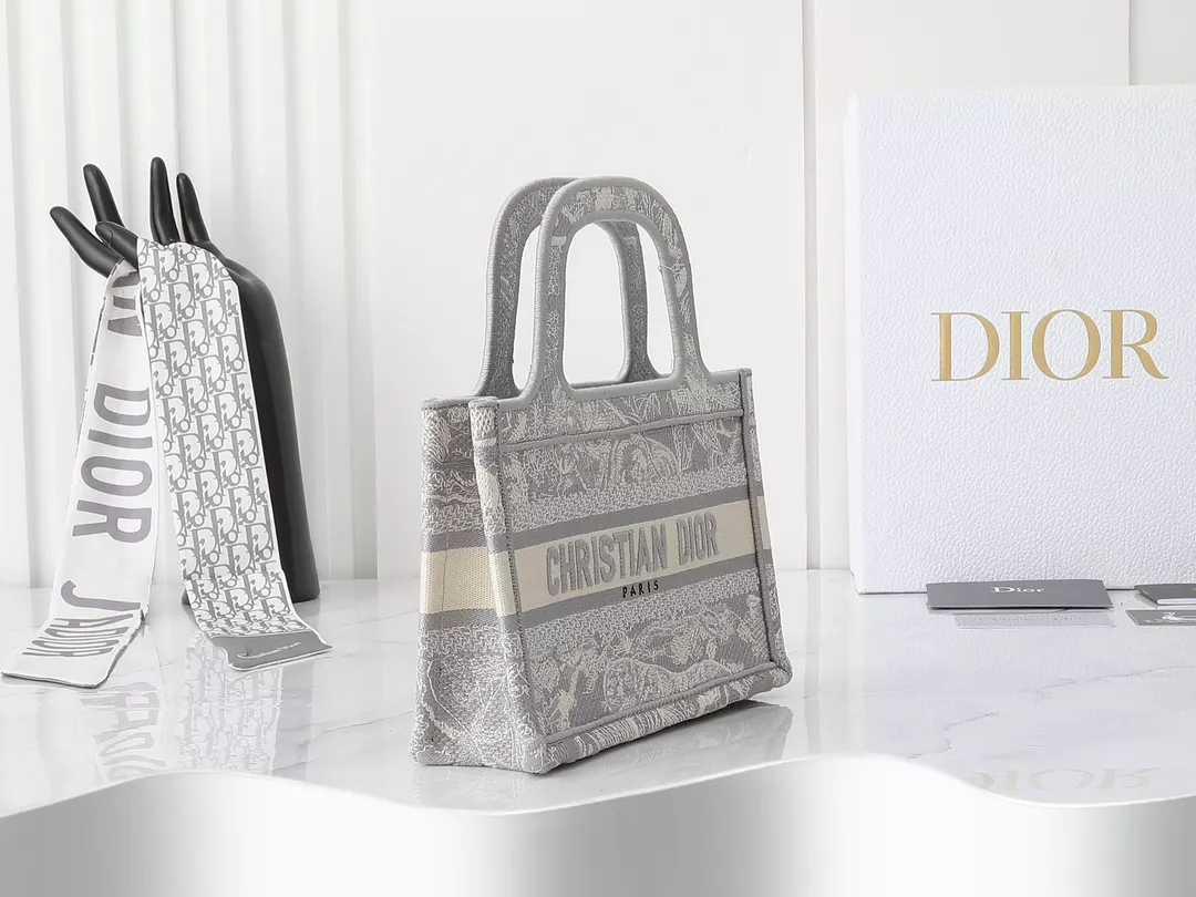 Christian Dior AAA Quality Tote-Handbags For Women SportInspired 7412