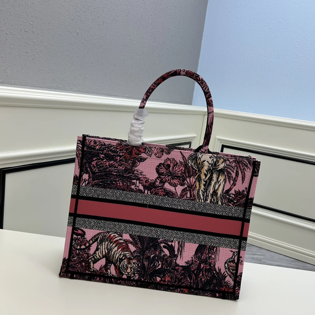 Christian Dior AAA Quality Tote-Handbags For Women StreetReady 5560