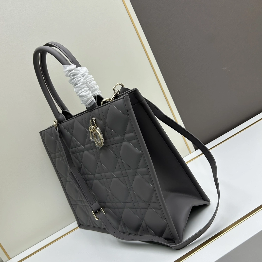 Christian Dior AAA Quality Tote-Handbags For Women Timeless 647