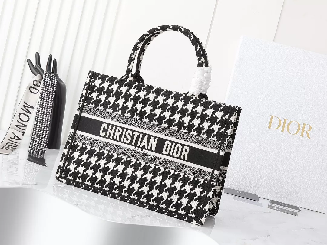 Christian Dior AAA Quality Tote-Handbags For Women WellDesigned 1178