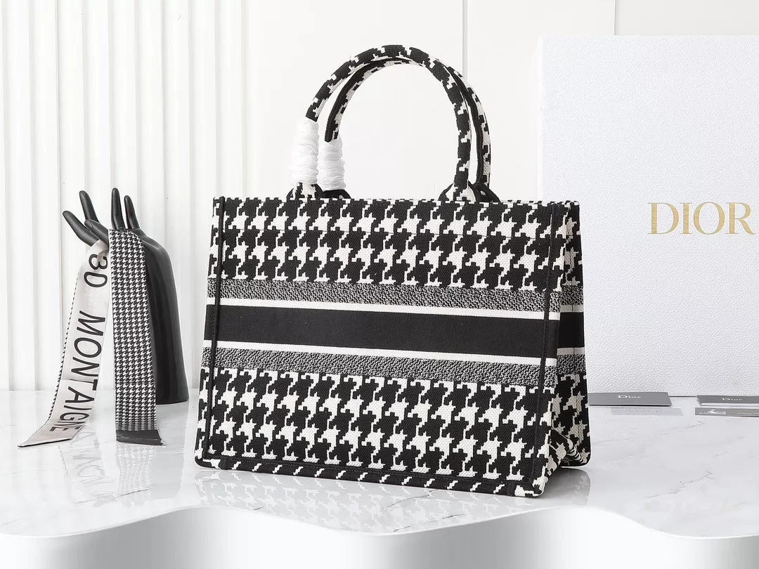 Christian Dior AAA Quality Tote-Handbags For Women WellDesigned 1178