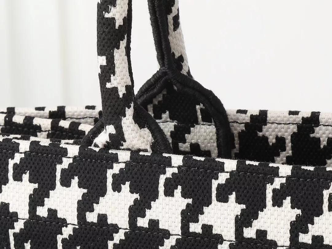 Christian Dior AAA Quality Tote-Handbags For Women WellDesigned 1178