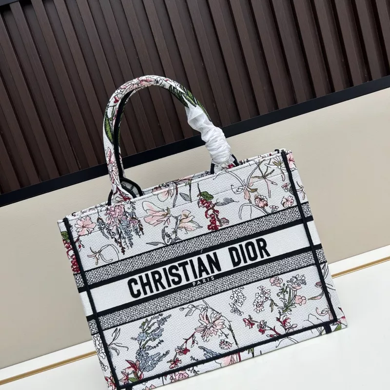 Christian Dior AAA Quality Tote-Handbags For Women WellDesigned 4062