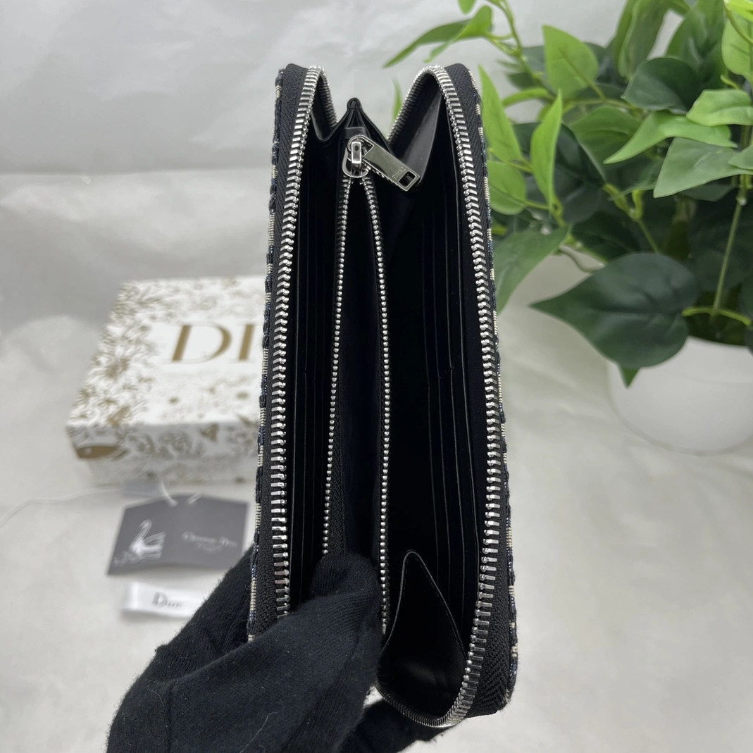 Christian Dior AAA Quality Wallets For Unisex ModernLook 1558